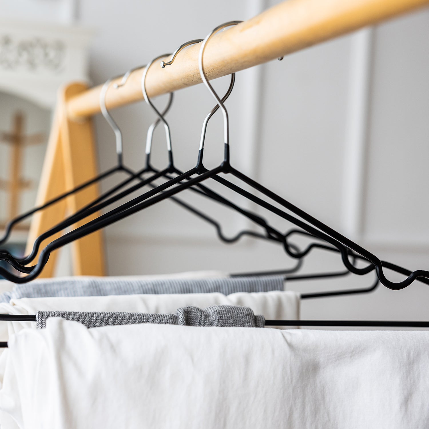 20pcs Metal Hangers Premium Rubber Coated - Non-Slip Clothes Hangers with 360° Swivel Hook
