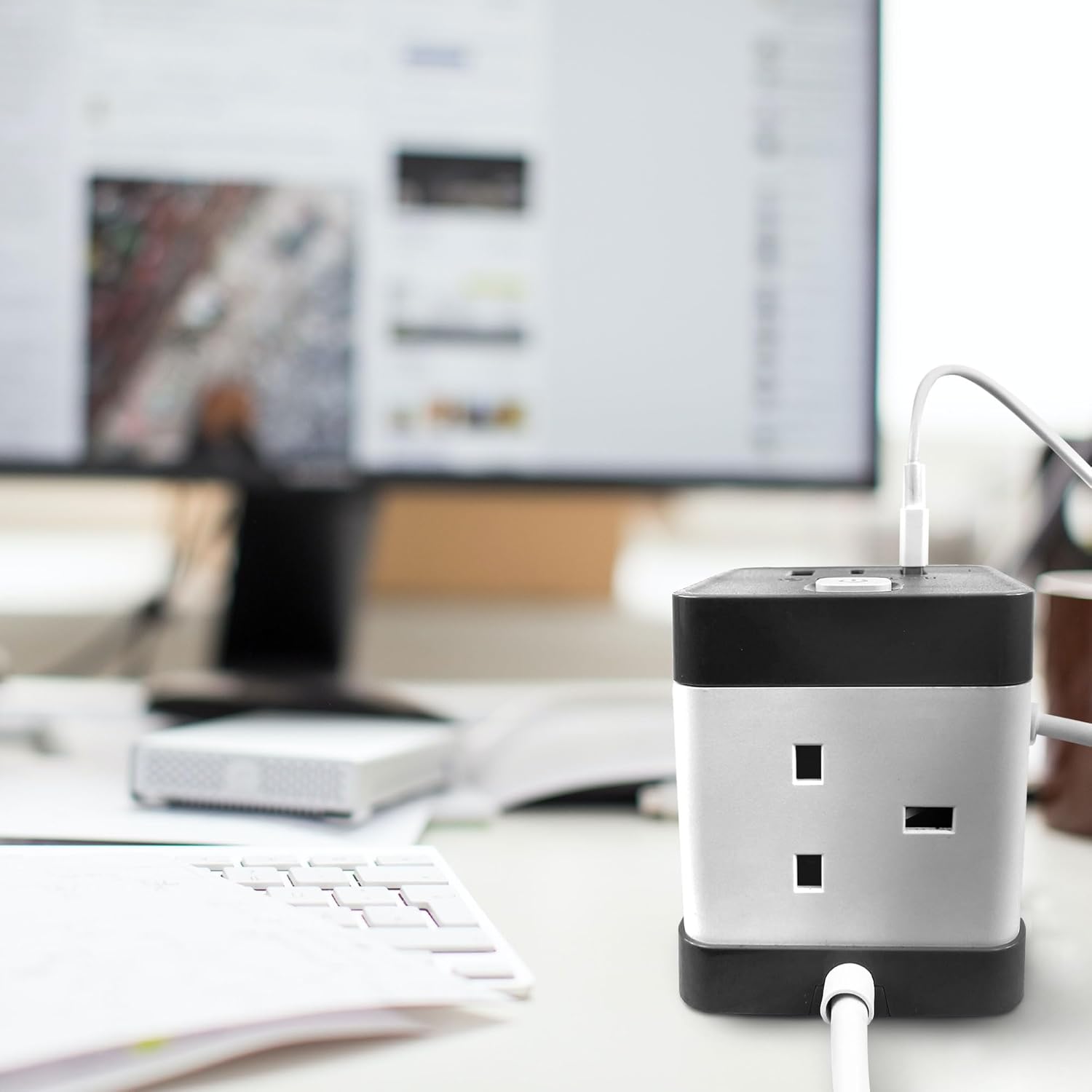 Desiretech Compact Extension Lead Cube - 2 USB Ports, 1 USB-C, 4 AC Outlets, Surge Protection, 1.5m Cord - Portable Power Strip for Home, Office, and Travel