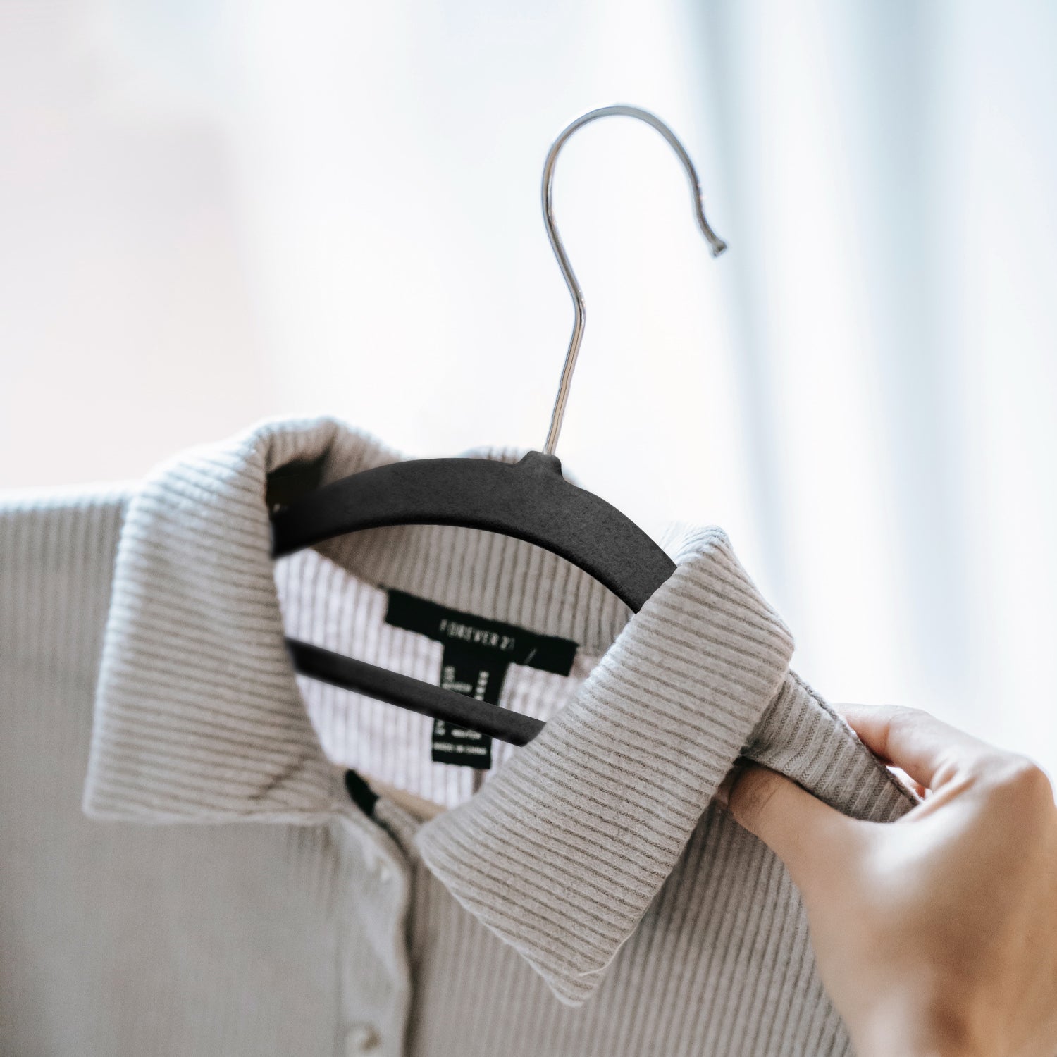 KEPLIN Velvet Hangers 30 Pack (41.5cm) - Non-Slip Clothes Coat hangers with Tie Bar and 360 Degree Hook for Home Storage Durable, Sturdy & Space Saving Wardrobe (30 Pack)