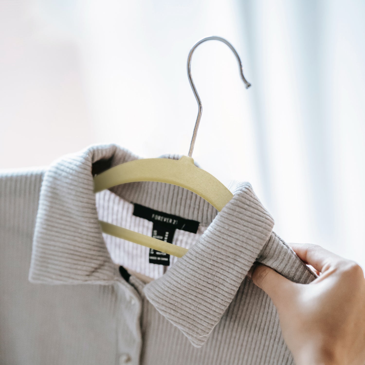 KEPLIN Velvet Hangers 30 Pack (41.5cm) - Non-Slip Clothes Coat hangers with Tie Bar and 360 Degree Hook for Home Storage Durable, Sturdy & Space Saving Wardrobe (30 Pack)