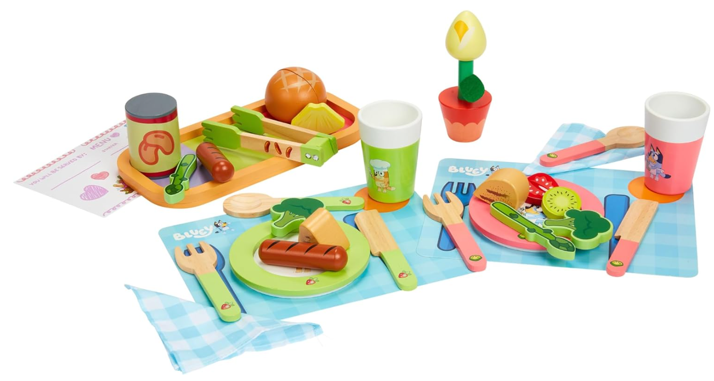 BLUEY - Dine In with Bluey Wooden Toy Set - 32-Piece Role-Play Kit with Magic Asparagus, Plates & Utensils - Imaginative Pretend Play for Kids - FSC Certified, Ages 3+