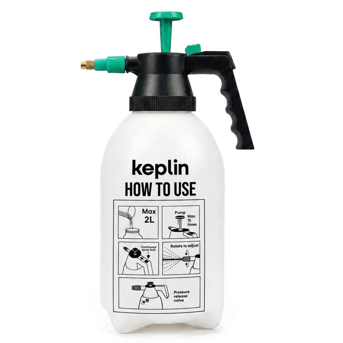 White 2L pressure sprayer with adjustable brass nozzle and black pump handle