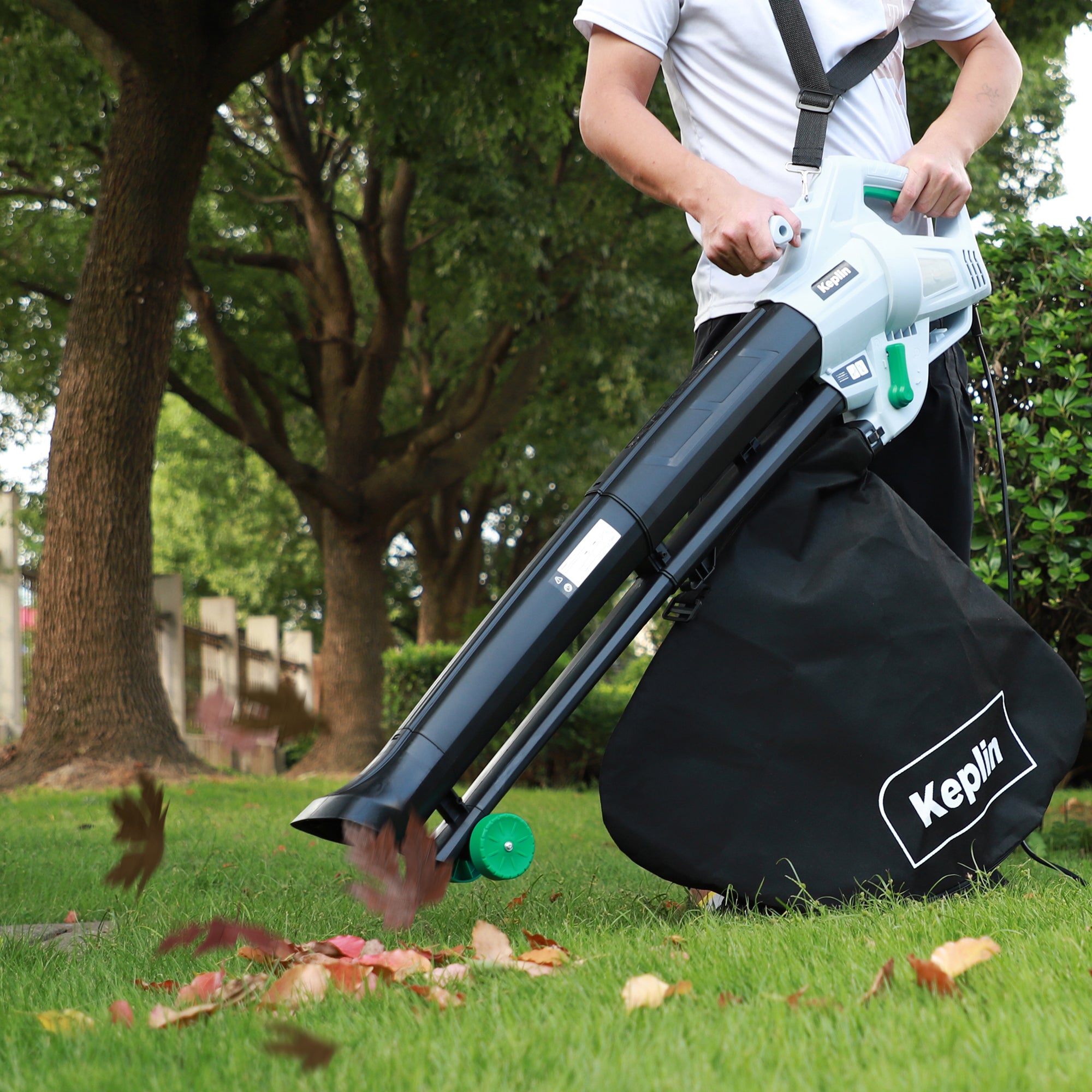 3-in-1 Leaf Blower, Garden Vacuum & Mulcher - 45L Collection Bag for Easy & Efficient Cleaning