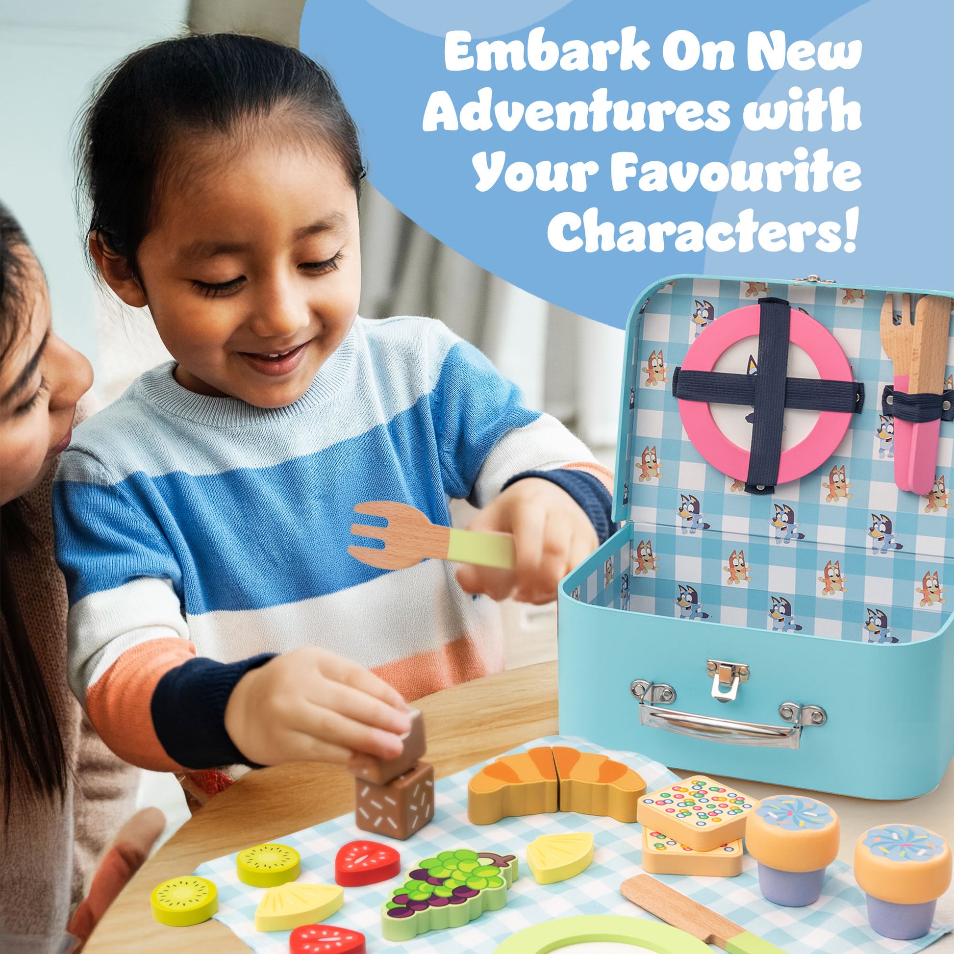 Bluey – Picnic Basket Set – 30-Piece Wooden Roleplay Toy for Kids with Carry Case, Cutlery & Pretend Food – Made from FSC-Certified Materials – Creative & Engaging Play Kit for Ages 3 and Up