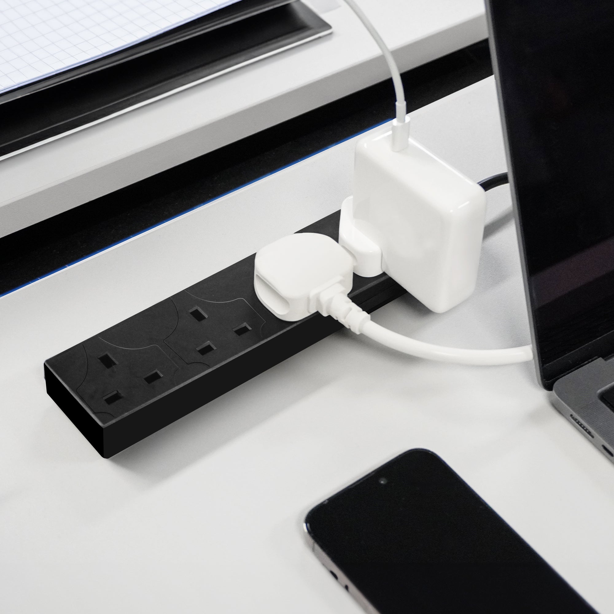 Desiretech Electric Extension Lead - 4 Gang, UK Plug & 3 Pin Socket - Wall Mountable & Multi Socket Mains Strip for Home, Bedroom, Kitchen, & Office (1 Pack)